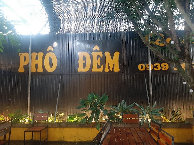 Hình ảnh Quán ăn gia đình PHỐ ĐÊM QUÁN - 2