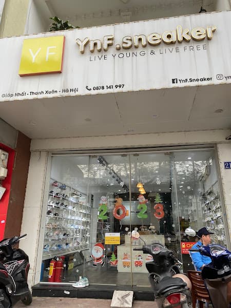 Hình ảnh Gia Đình Quán - Bò nầm nướng sốt me - Lẩu Thái - Bia hơi Hà Nội - 4