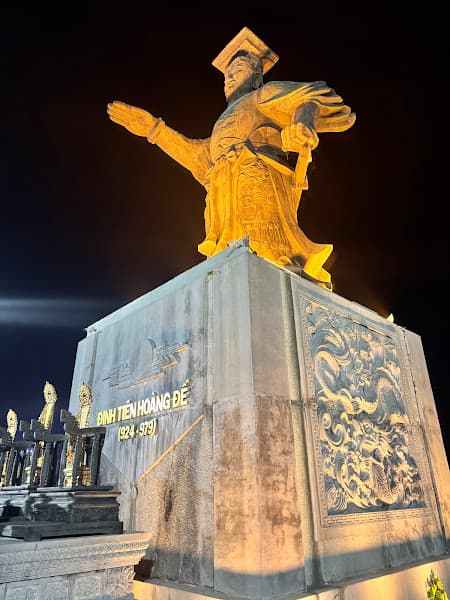 Hình ảnh Tượng đài Đinh Tiên Hoàng - 2