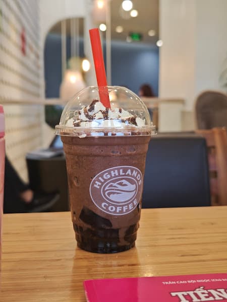 Hình ảnh Highlands Coffee 194 Nguyễn Tất Thành - 5