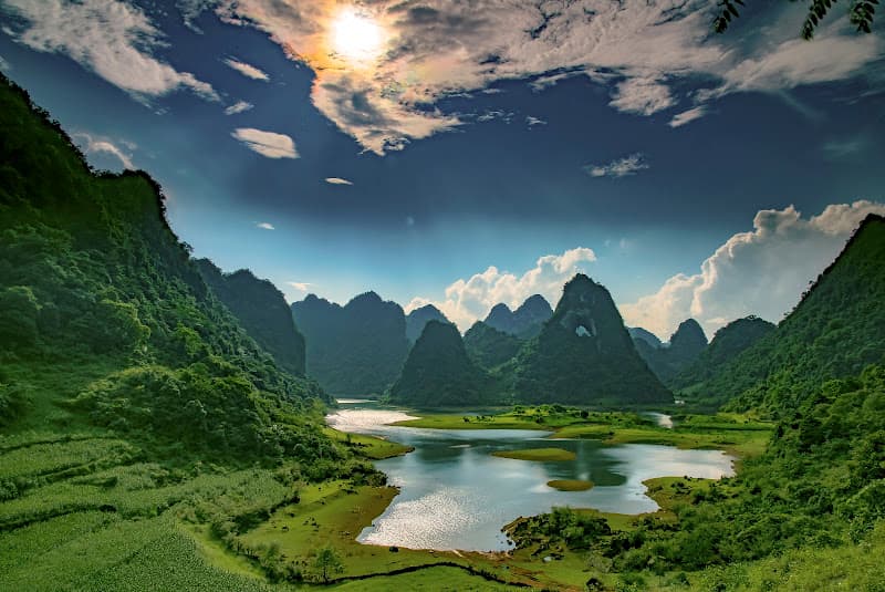 Ảnh bìa Núi Mắt Thần