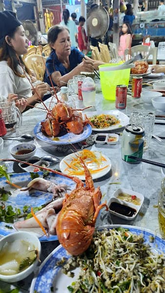 Nhà Hàng Sơn Thủy Thiên Cầm