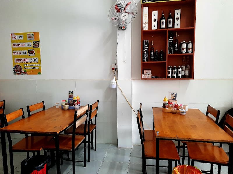 Phở. Lẩu Bò. Thành