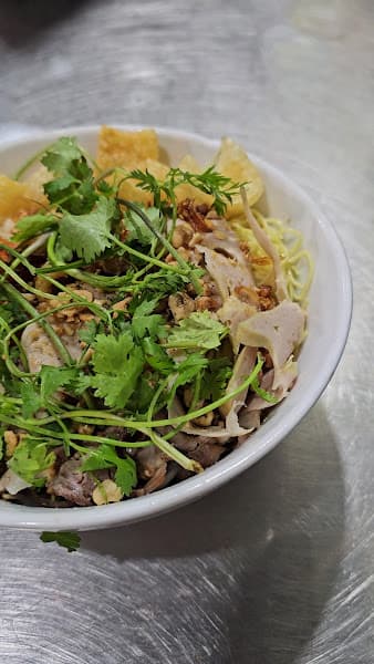 Hình ảnh Bún Bò Huế O Hoa - Số 6 Đại Học Hà Nội - 8