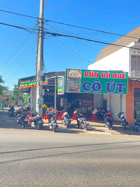 BÚN BÒ HUẾ - CÔ ÚT