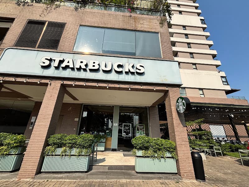 Hình ảnh Starbucks - Panorama - 3