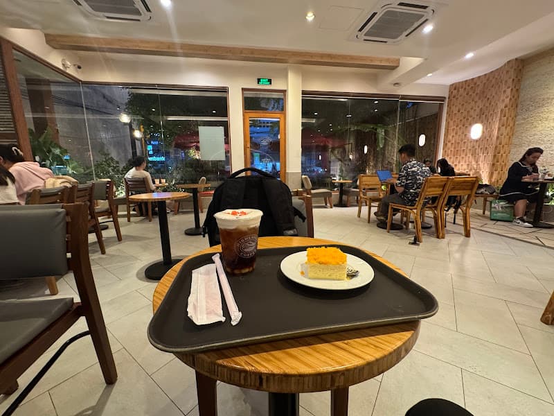 Hình ảnh Highlands Coffee Quốc Lộ 13 - 3