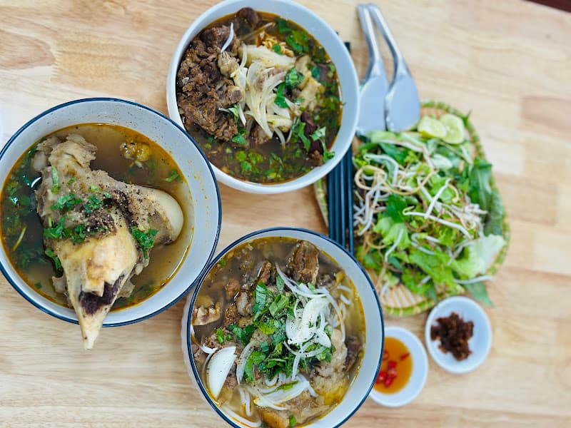 Bún bò Huế O Thắng