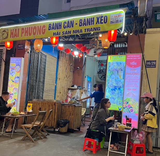 Hai Phượng - Yến Bánh Căn, Bánh Xèo chợ đêm Nha Trang