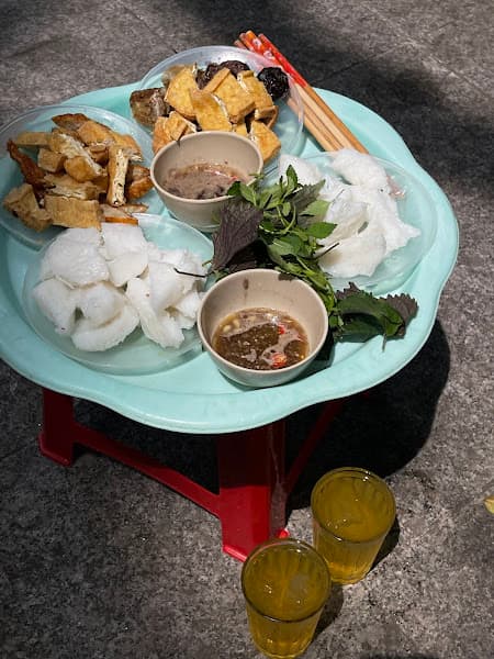 Ảnh bìa Bún đậu vỉa hè