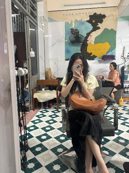 Hình ảnh Uốn Tóc_Gội Đầu_Làm Nails Mai Hoa - 3