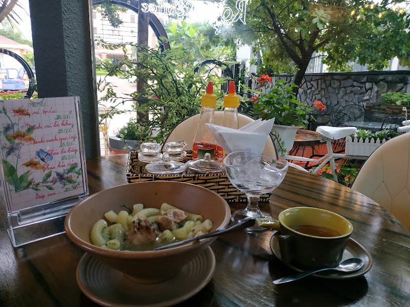 Hình ảnh Royal Coffee - 10 Lý Thái Tổ, P. Diên Hồng, Pleiku, Gia Lai - 6