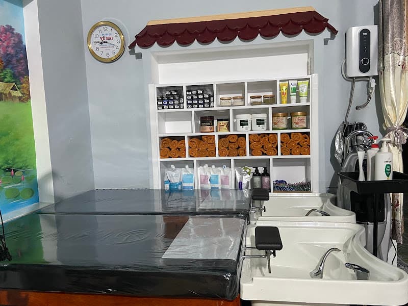 THƯƠNG HAIR - NAIL - MAKEUP