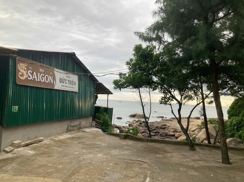 Nhà hàng hải sản Đức Triêm