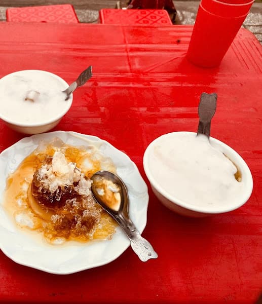 Hình ảnh Chè bưởi - Bánh flan (vỉa hè, bán chiều tối) - 3