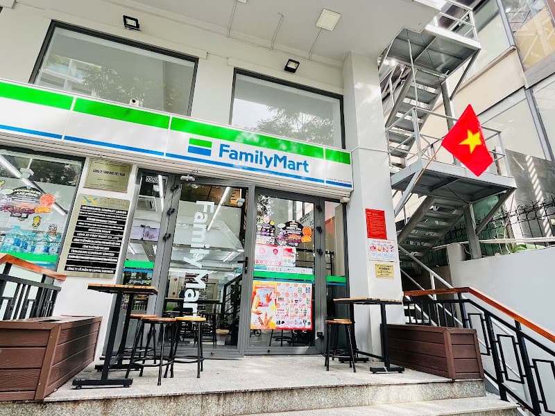 Ảnh bìa FamilyMart Nguyễn Văn Hưởng