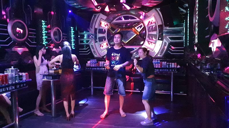 Ảnh bìa Karaoke Linh Huyền