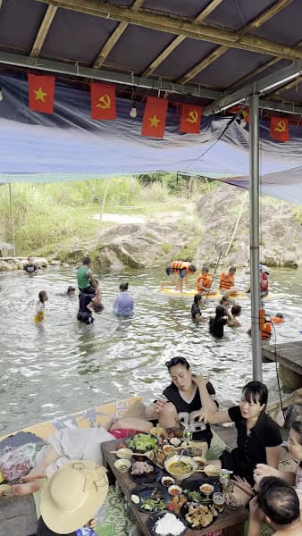 Hình ảnh Suối Bên Nhà - 3