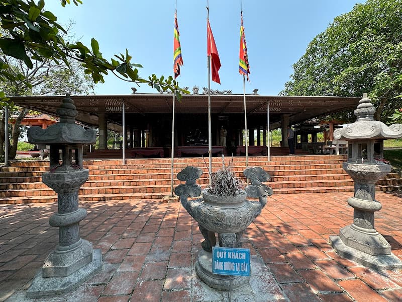 Ảnh bìa Miếu Trầm Lâm