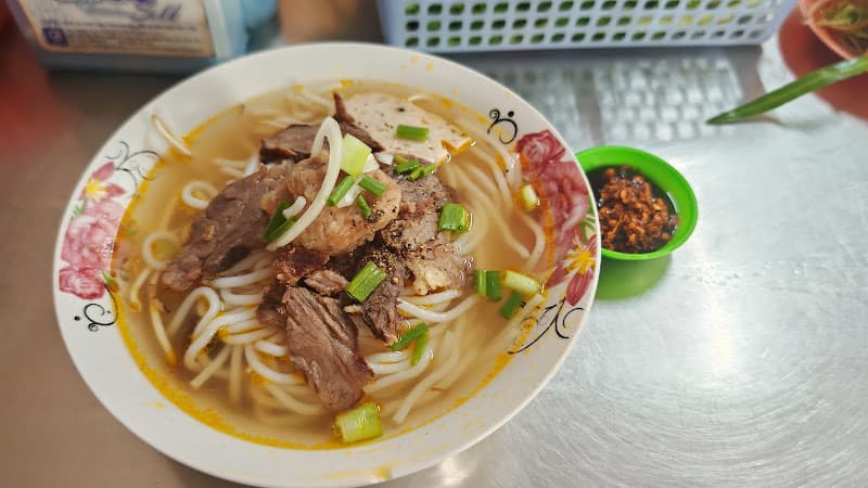 Quán Bún Bò Diệu Phương