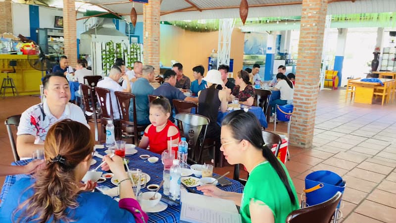 Hình ảnh Làng ẩm thực ven sông - 2