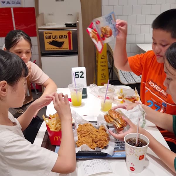 Hình ảnh McDonald's Thái Hà - 4