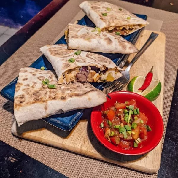 Hình ảnh SHANTARAM - 4