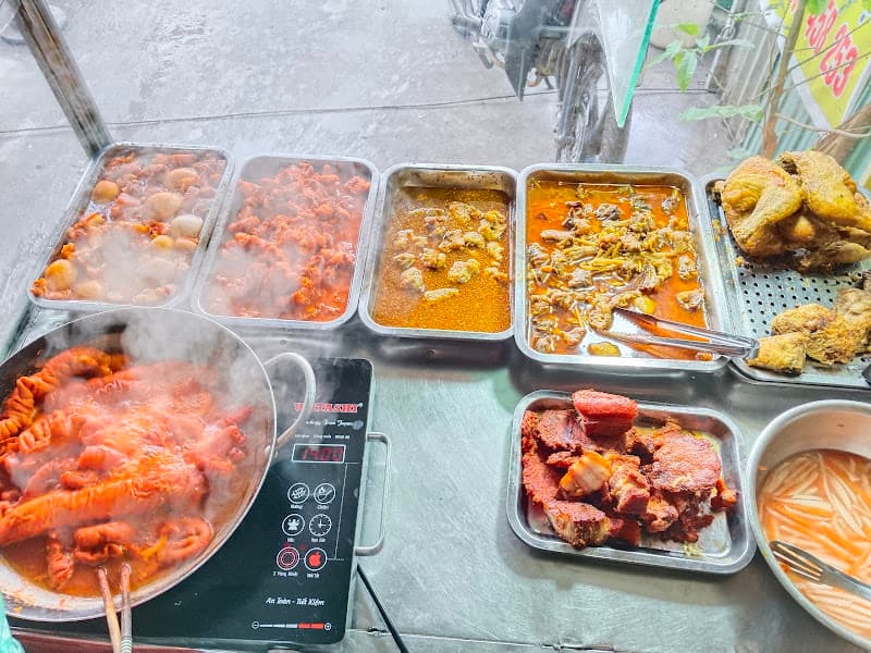 Hình ảnh Cơm gà xối mỡ Phương - 3