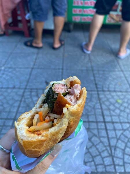 Hình ảnh Bánh Mỳ Heo Quay Điện Lực - 2