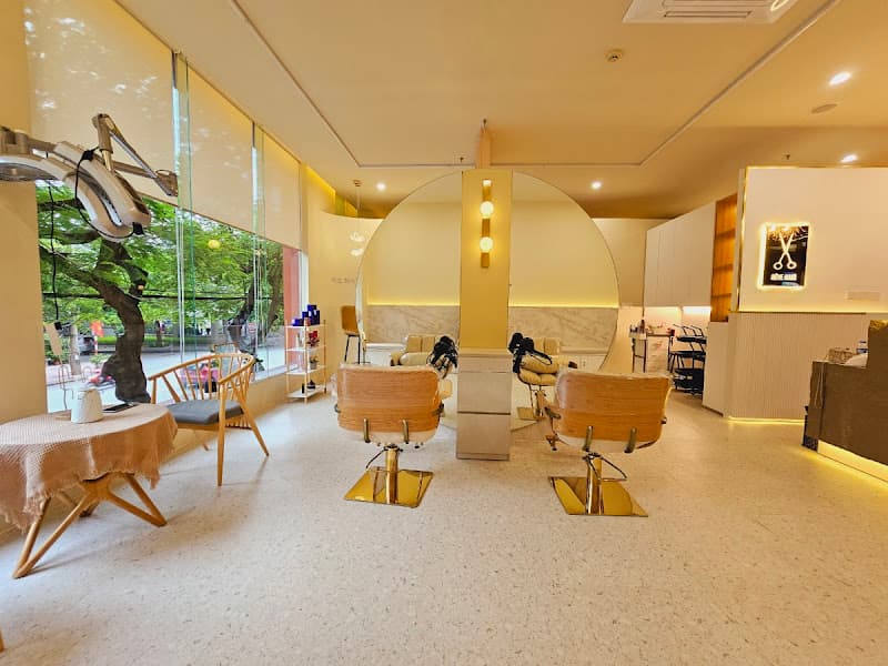 Hình ảnh Rêve Hair & Beauty Salon 레브헤어(한국미용실) - 3