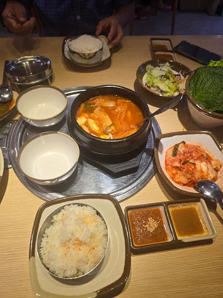 Hình ảnh GoGi House - 3
