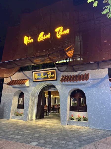 Nhà Hàng Nón Quai Thao