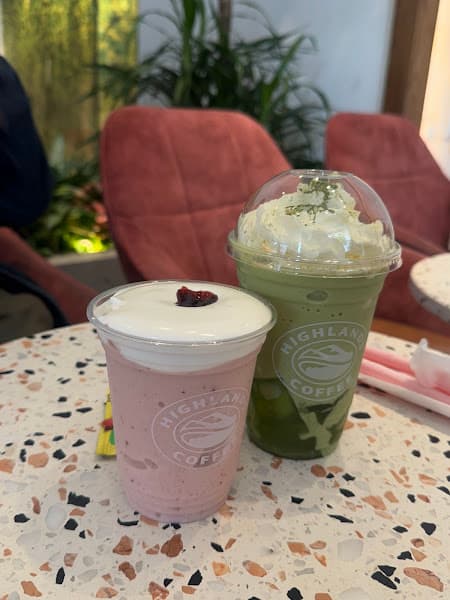 Hình ảnh Highlands Coffee 66 Nguyen Hue D1 - 3
