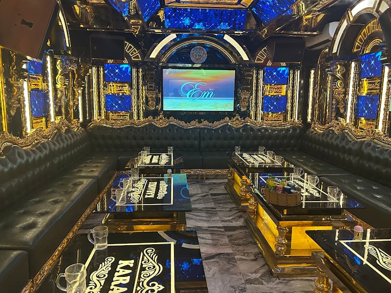 Ảnh bìa Karaoke Centre