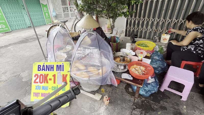 Hình ảnh Gánh bánh mì xíu mại - 3