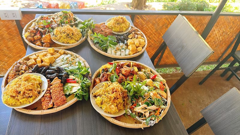 Hình ảnh Ẩm Thực Kơ Nia - Cơm Lam Gà Nướng - 3