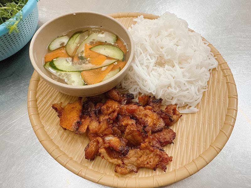 Ảnh bìa Bún chả, nem cua bể cô Hạnh