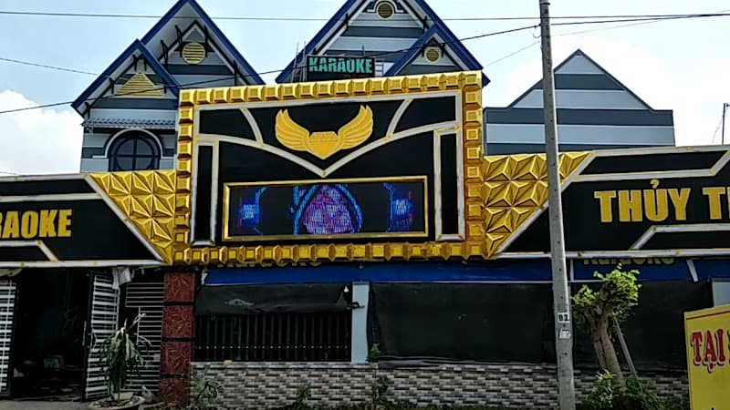 Hình ảnh karaoke Thủy Tiên - 3