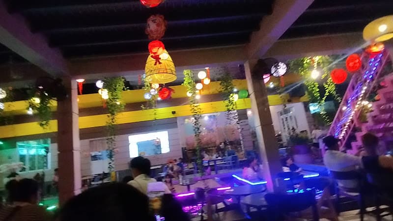 Hình ảnh Queen Coffee Cá Koi - 3