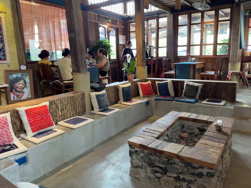 Hình ảnh Thiểu Số Trà & Cà phê - 3