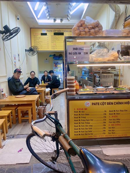 Ảnh bìa Bánh Mì Pate Cột Đèn - 121B Bạch Mai