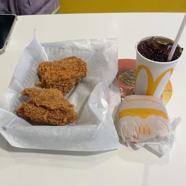 Hình ảnh McDonald's Giga Mall - 2