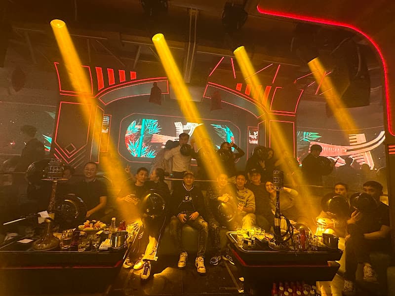 Fleur d'Or Maison Beer Club & Lounge