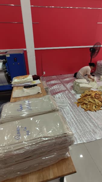 Hình ảnh Giặt 24H - Giặt Sấy, Giặt Hấp Quần Áo, Chăn, Rèm, Topper, Vệ Sinh Giày, Gấu Bông, Giặt Sỉ Spa, Khách Sạn - 4