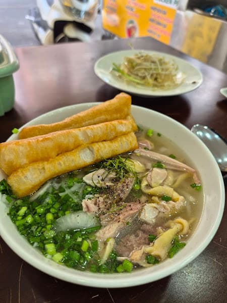 Hình ảnh Quán Phở Con Bò Vàng - 4