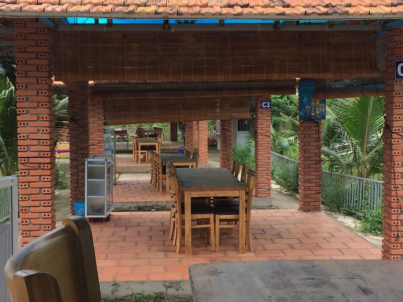 Quán Ăn Gia Đình Lúa Vàng