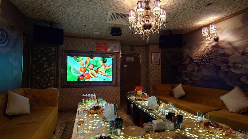 Nhà hàng karaoke Boss