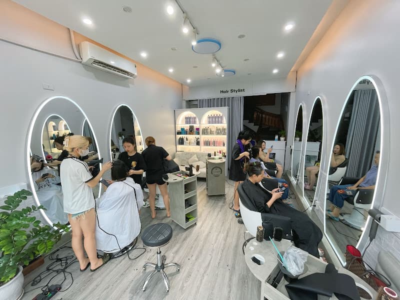 Tùng Nguyễn Hair Salon