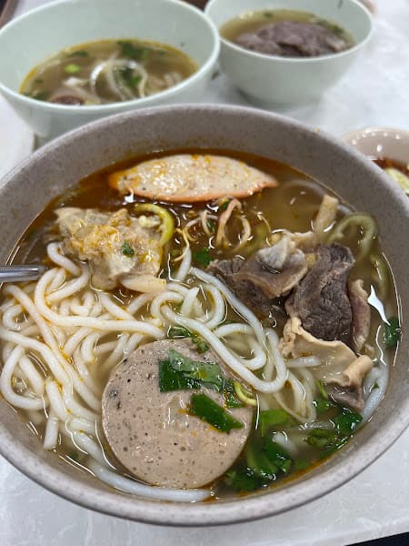Hình ảnh Bún bò Huế Kim Hương quận 3 , đuôi bò , lẩu xí quách ngon - 2