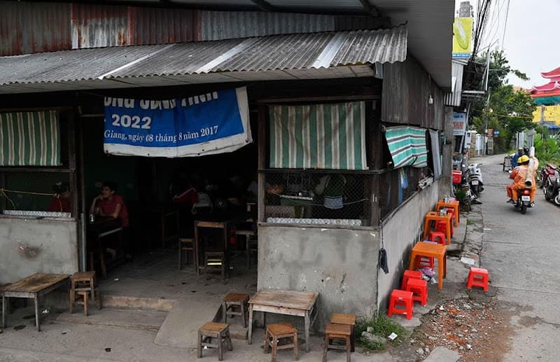 Cà phê vợt Hai Ngầu